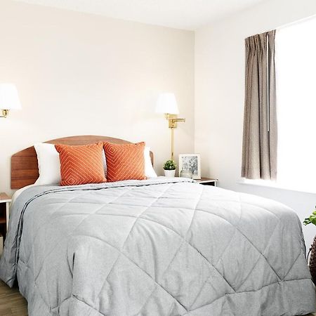 Intown Suites Extended Stay Chicago Il - Oakbrook Villa Park Exterior photo